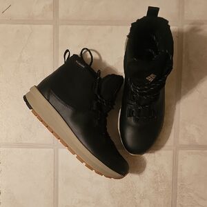 Columbia Black and Tan Winter Boots